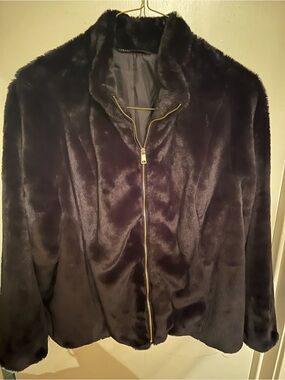 Colleen Lopez Black Faux Fur Teddy Jacket with Gold Zipper Trim, 2x